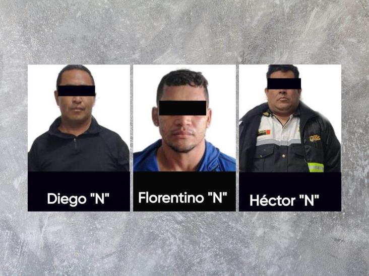 Detienen a 3 en zona centro de Veracruz; aseguran drogas y motocicleta