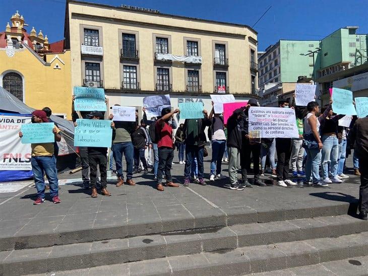 ¡Siguen en la lucha!, estudiantes del Tec de Xalapa se manifiestan en Plaza Lerdo