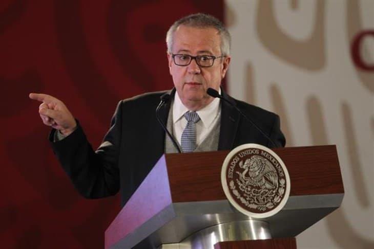 AMLO lamenta deceso de Carlos Urzúa, ex secretario de Hacienda 