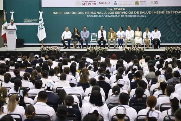 Entregan IMSS y gobierno de Veracruz basificación a 3 mil 328 trabajadores de la salud del IMSS-Bienestar
