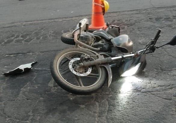 Choque entre auto y motocicleta deja dos lesionados en la carretera Córdoba-La Tinaja