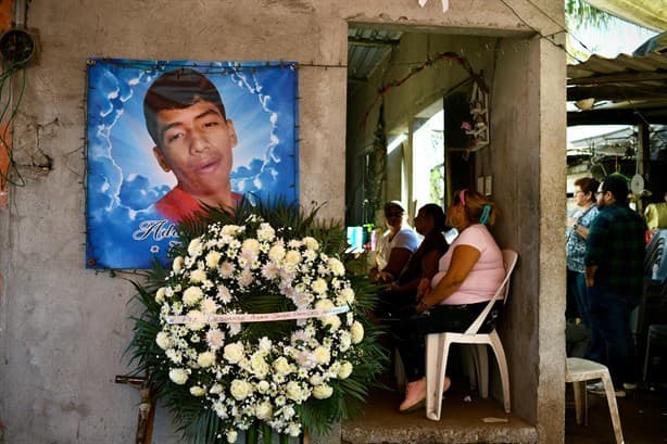 Dan el último adiós a Adán Javier, menor baleado por vigilantes en Veracruz | VIDEO
