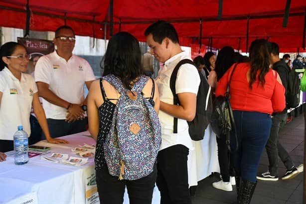 Feria del Empleo en Xalapa: Jóvenes aprovecharon para buscar chamba