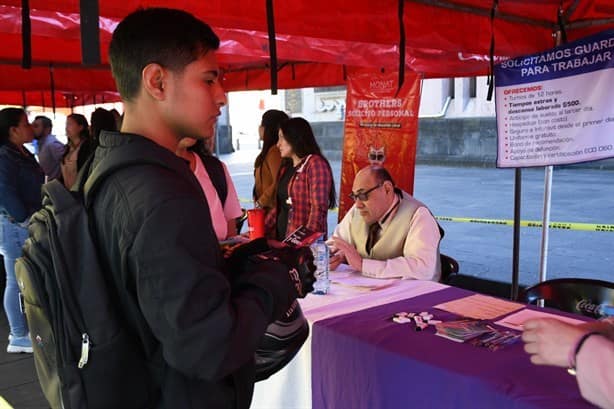 Feria del Empleo en Xalapa: Jóvenes aprovecharon para buscar chamba