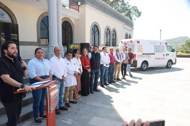 Recibe Tihuatlán nueva ambulancia para atención de urgencias