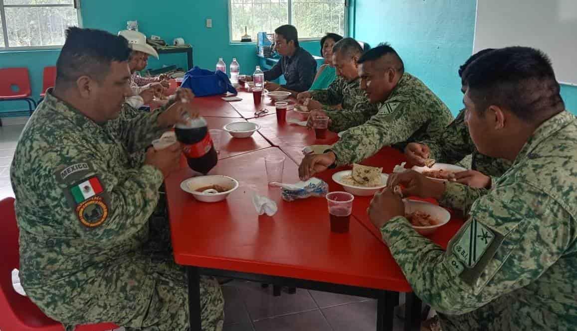Celebraron a soldados en escuela primaria de comunidad en Minatitlán