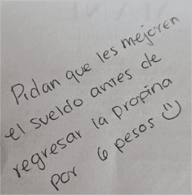 Cliente exhibe a mesero por regresarle la propina, solo porque faltaban 6 pesos