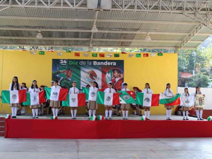 Conmemoran Día de la Bandera en Misantla