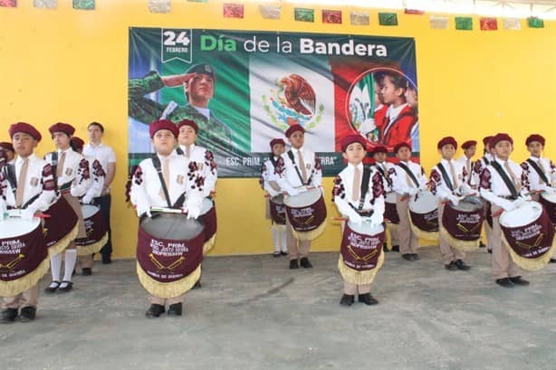 Conmemoran Día de la Bandera en Misantla