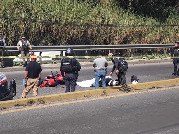 Muere otro motociclista en Xalapa al chocar contra camión de volteo