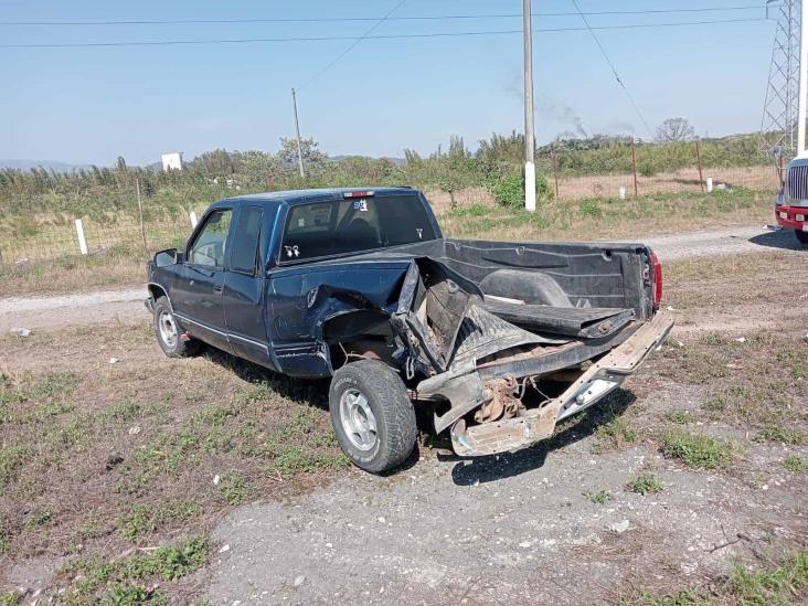 Tráiler y camioneta protagonizan choque en la autopista Córdoba-Veracruz