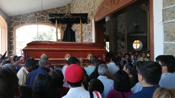 Dan último adiós a sacerdote Manuel Granillo Prado, en Ixtaczoquitlán