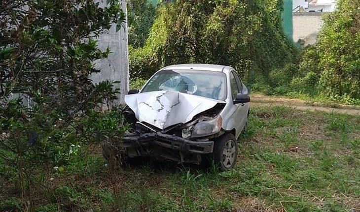 Recuperan vehículo abandonado en Tlapacoyan