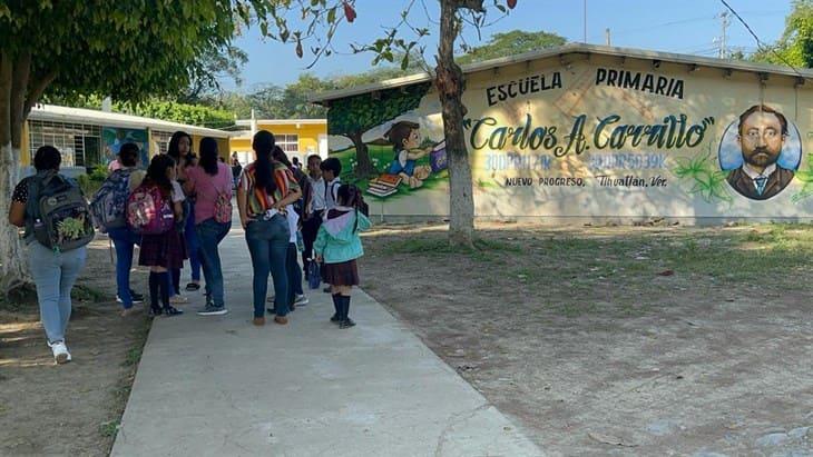 Por conflicto entre docentes y directora suspenden clases en primaria de Tihuatlán (+ VIDEO)