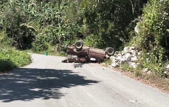 Aparatoso choque deja tres muertos en carretera de Zongolica