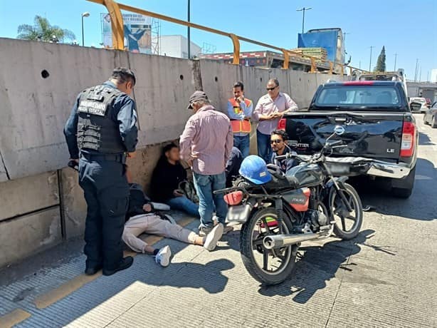 Xalapa: chocan motociclistas en lateral del puente Bicentenario