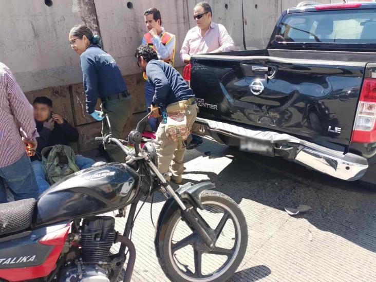 Xalapa: chocan motociclistas en lateral del puente Bicentenario
