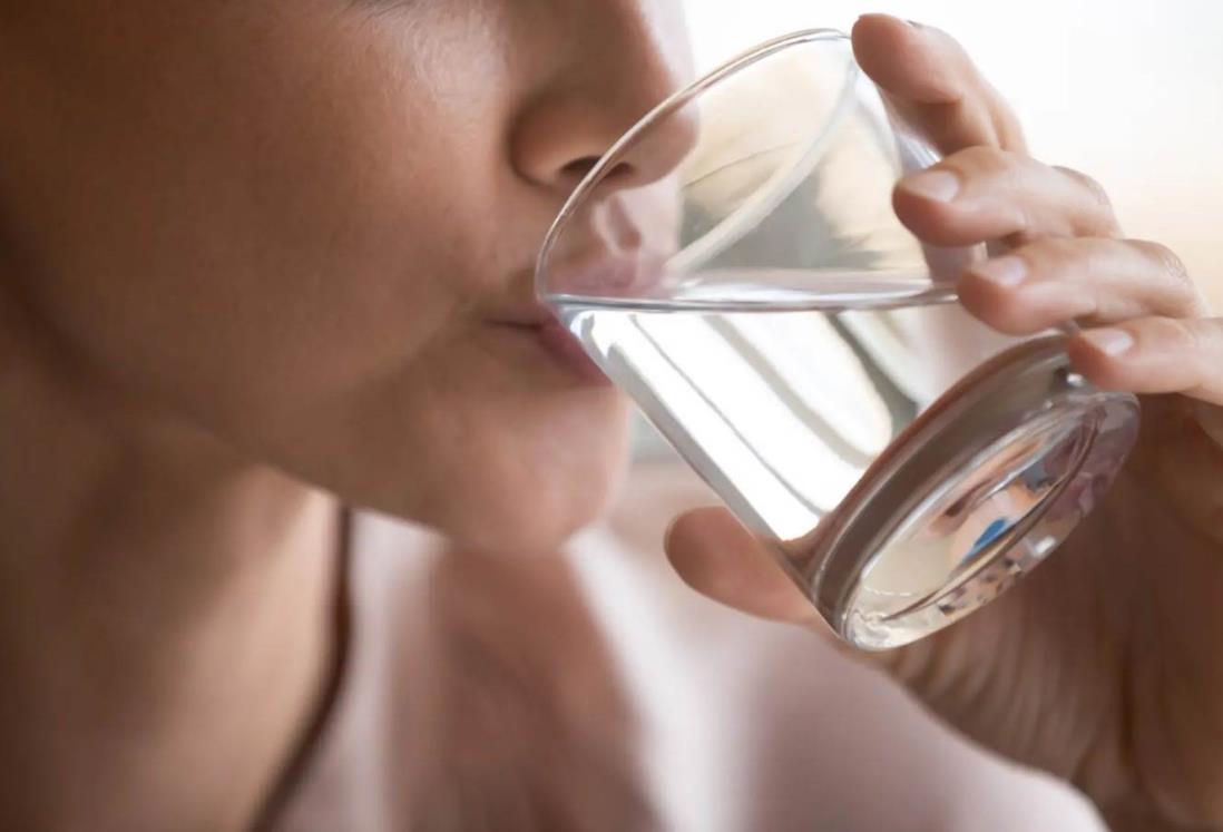 ¿Sabes cuál es la cantidad de agua que debes consumir de acuerdo a tu peso?
