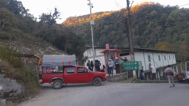 Habitantes bloquean accesos a Zongolica; ¿cuál es el motivo?