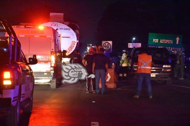 Motociclista pierde la vida tras ser arrastrado por tráiler en la autopista Orizaba-Córdoba (+Video)