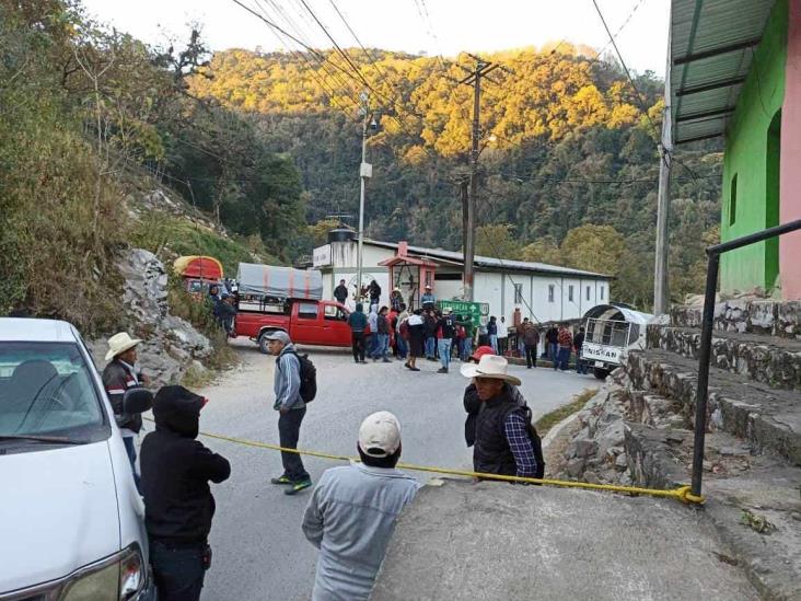 Habitantes bloquean accesos a Zongolica; ¿cuál es el motivo?