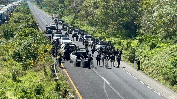 ¡Atento! Esta carretera del sur de Veracruz lleva varias horas bloqueada