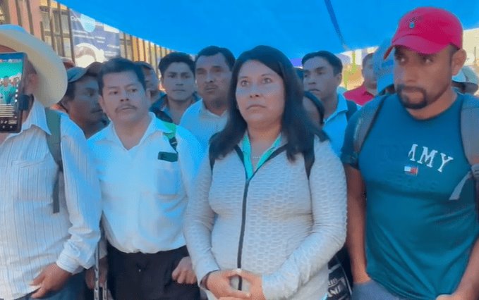 Pobladores de Mixtla de Altamirano mantienen bloqueo en Zongolica; esto denuncian