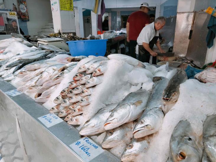 ¡No repunta! Pese a Cuaresma, baja la venta de pescados y mariscos en Xalapa