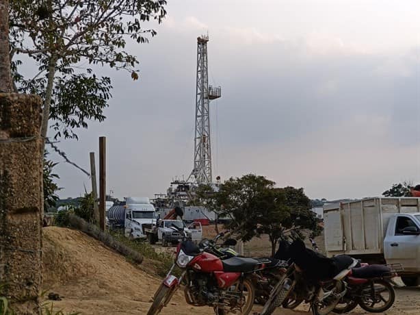 Pozo petrolero de Pemex trae alza al comercio en área rural de Minatitlán