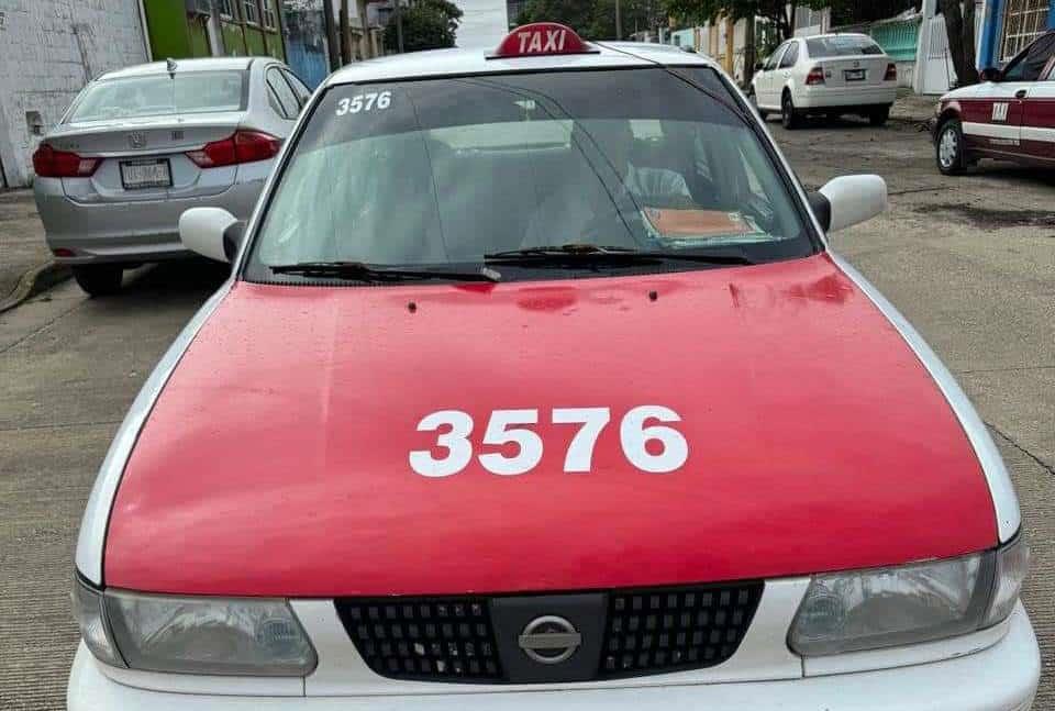 Se roban el taxi 3576 en el Malecón de Coatzacoalcos 