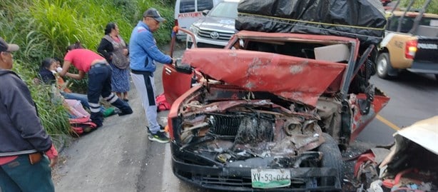 En Coscomatepec una camioneta y un automóvil chocan y dejan múltiples lesionados