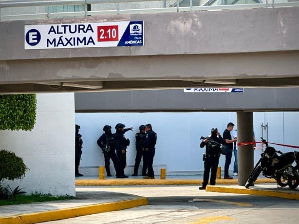 Balacera en Plaza Américas en Boca del Río; hay un muerto | VIDEO
