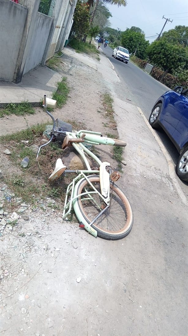 Atropellan a mujer en bicicleta en Medellín de Bravo