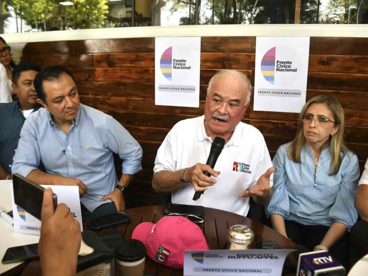 En Xalapa, exgobernador de Baja California se suma al Frente Cívico Nacional