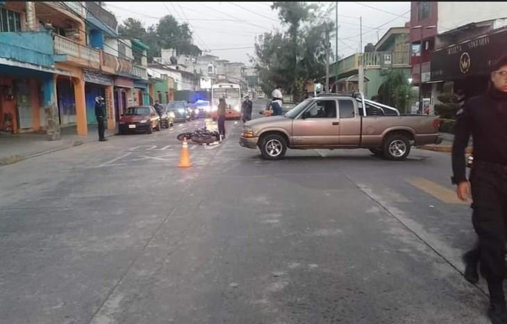 Se registra choque entre moto y camioneta en Banderilla