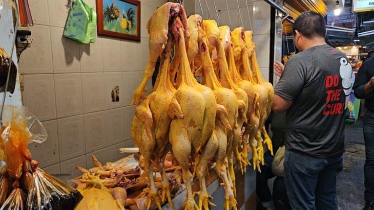 En plena cuaresma sube precio del pollo en Poza Rica