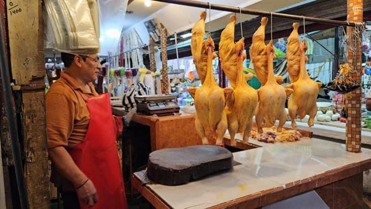 En plena cuaresma sube precio del pollo en Poza Rica