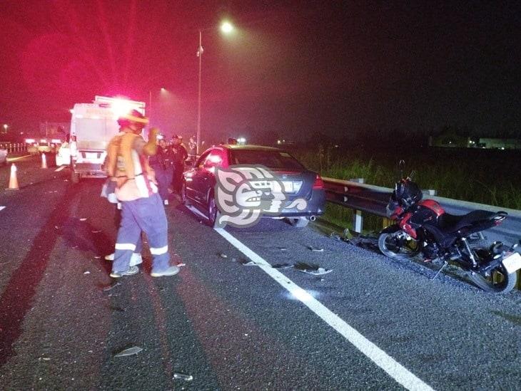 Auto choca contra un camión en la autopista Puebla-Córdoba