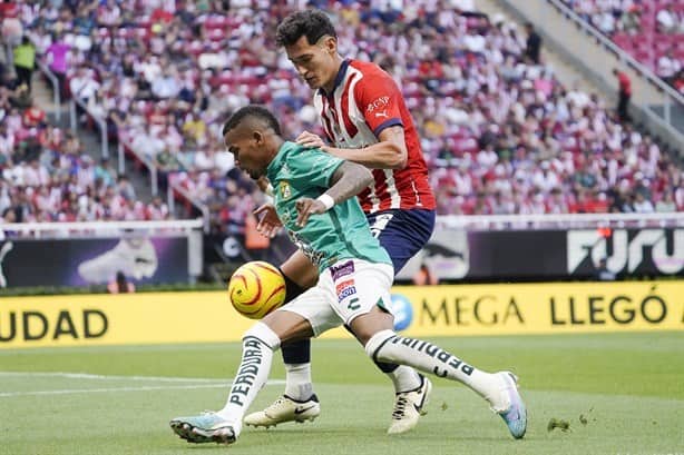 León empeora la crisis de Chivas en el Clausura 2024