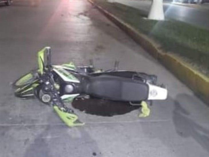 Se mata un motociclista en Tuxpan, tras impactarse contra una palmera