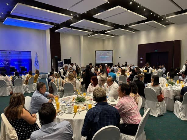 Coparmex Veracruz realiza desayuno de mujeres empresarias | VIDEO