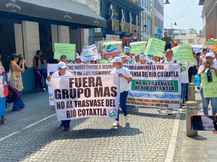 Ambientalistas veracruzanos marchan en Xalapa en defensa del agua