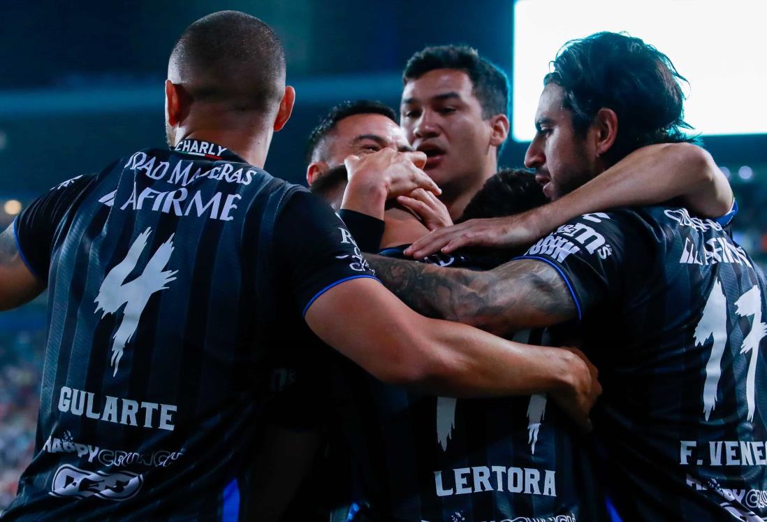 Suma Querétaro valiosa victoria en su corral