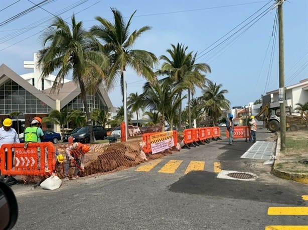 Reducen a un carril importante avenida de Costa de Oro, en Boca del Río