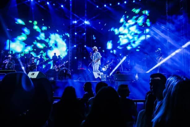 Carin León puso a rugir a Veracruz con su concierto en el Beto Ávila