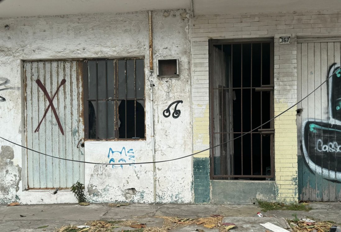 Vecinos exigen atención a edificio abandonado en colonia Miguel Alemán