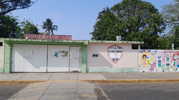 Esto pasó con el estudiante disfrazado de Joker que agredió a un maestro en Veracruz