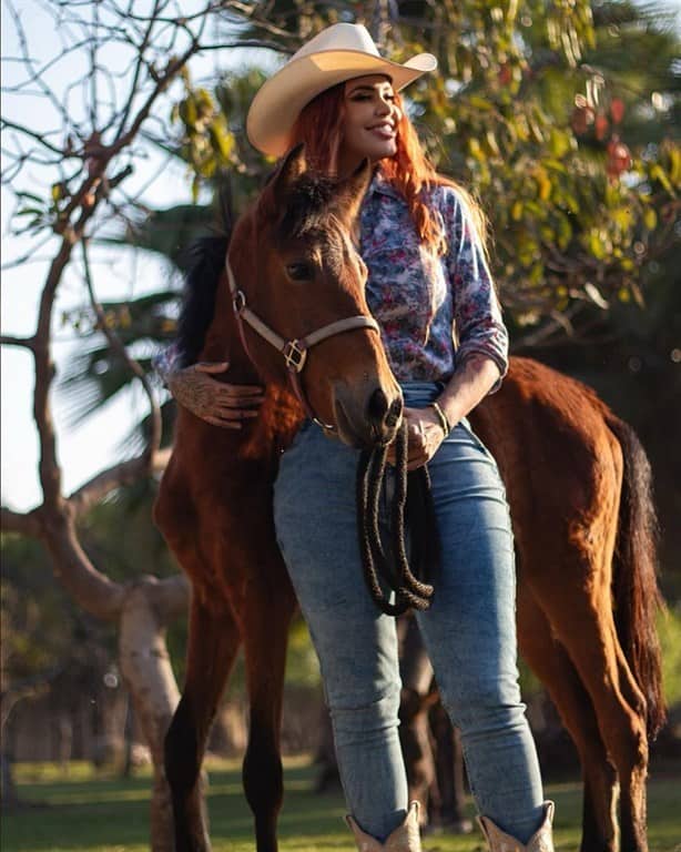 Muere Elena Larrea influencer y activista que rescató caballos en Veracruz