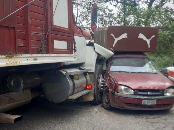 Fuerte choque en la carretera Atzalan-Tlapacoyan deja un lesionado