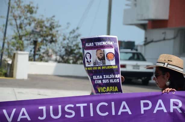 Protesta Elisa en la Ciudad Judicial de Veracruz, es una víctima de Violencia Vicaria